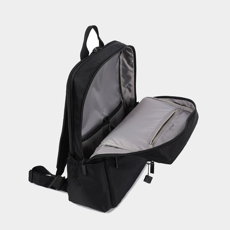 Black Women's Hedgren Ava Backpacks | WAZ2815DN